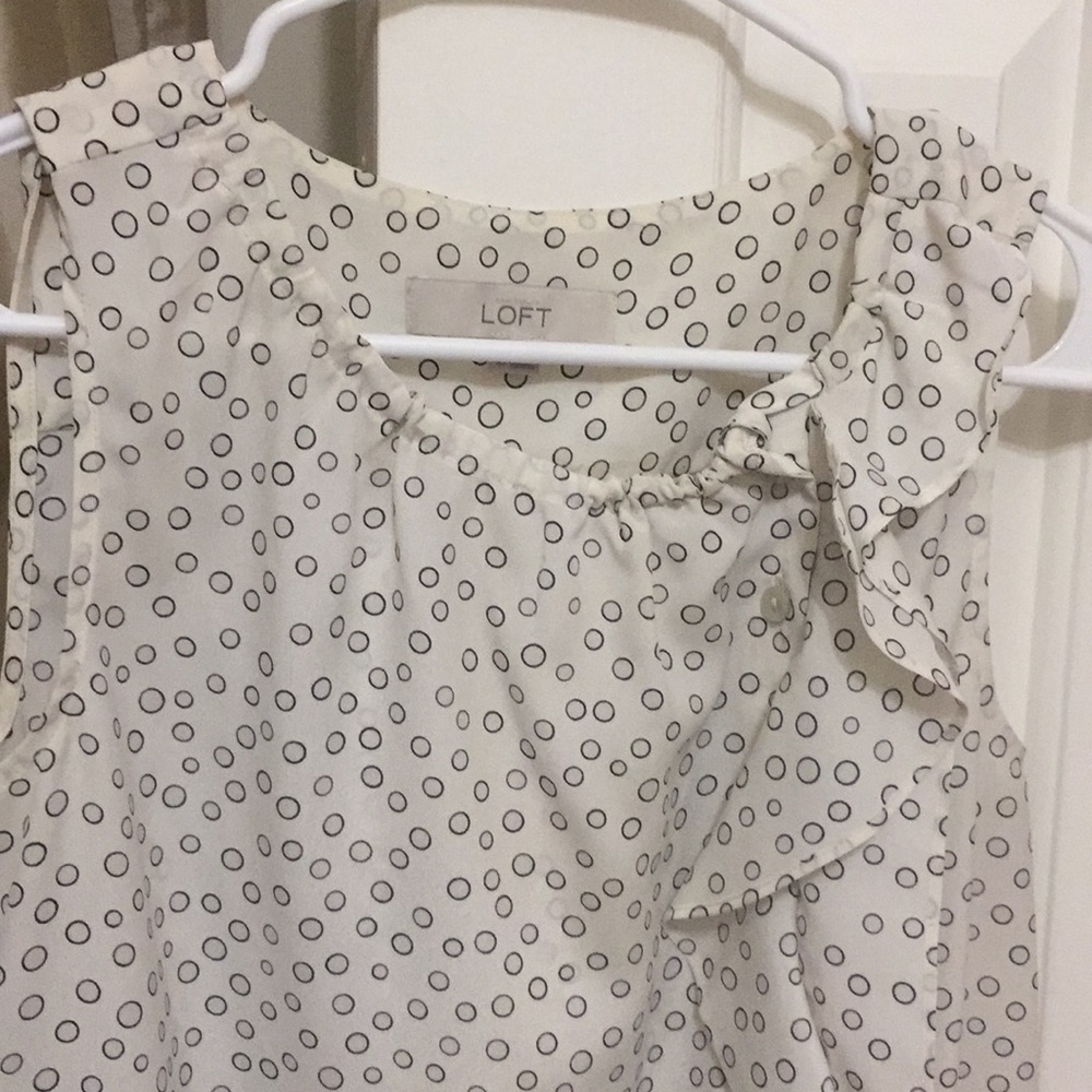 XS Loft sleeveless blouse